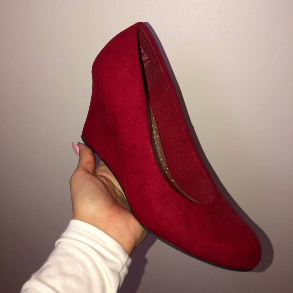 Red Heel - Picture 3 of 3